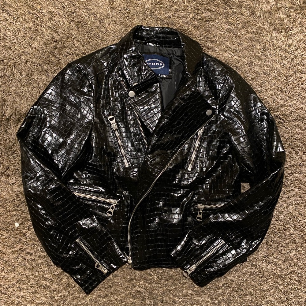 EUC WOMENS SCOOP BRAND croc faux leather moto Jacket